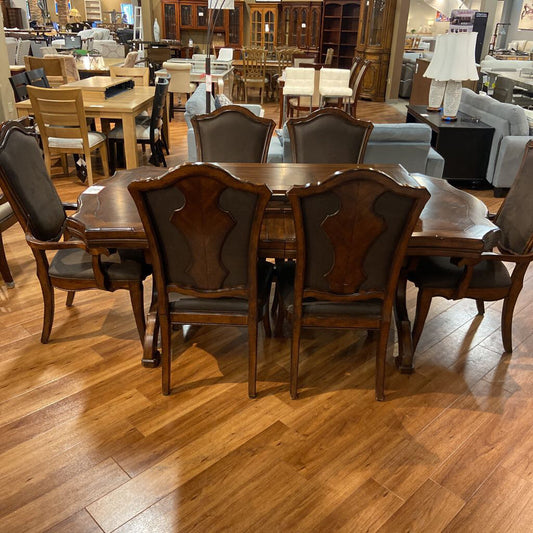 DW Ornate Table + 6 Chairs (BBKH)