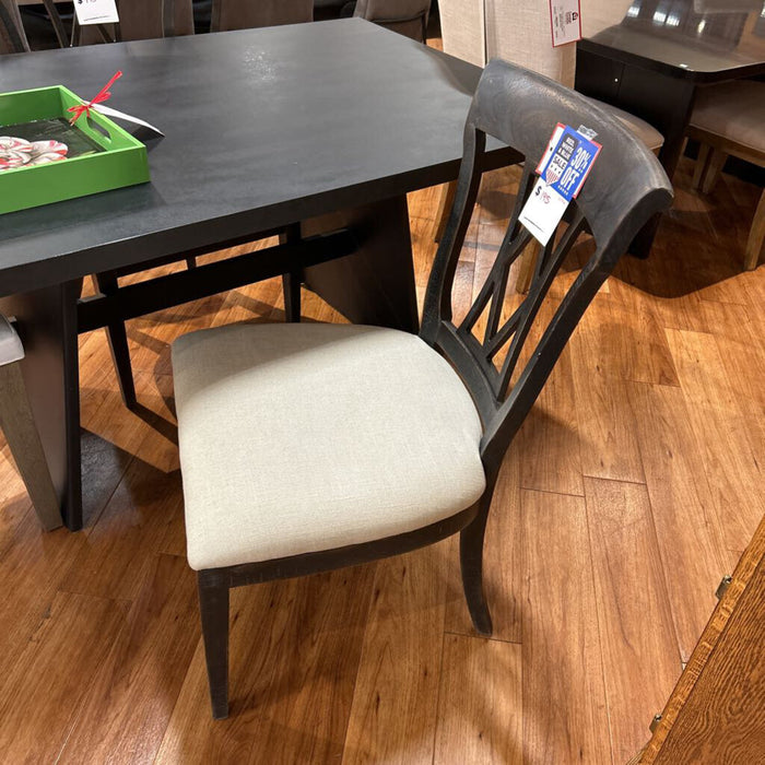 Black Side Chair (BMK)