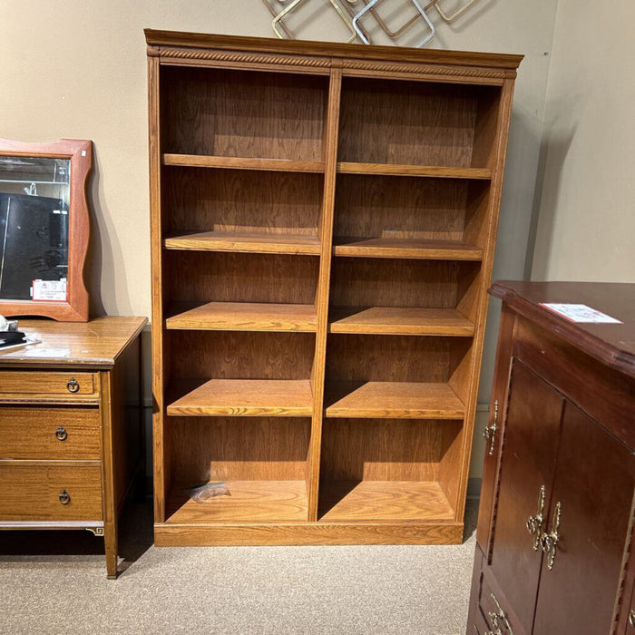 Oak Bookcase (LCH)