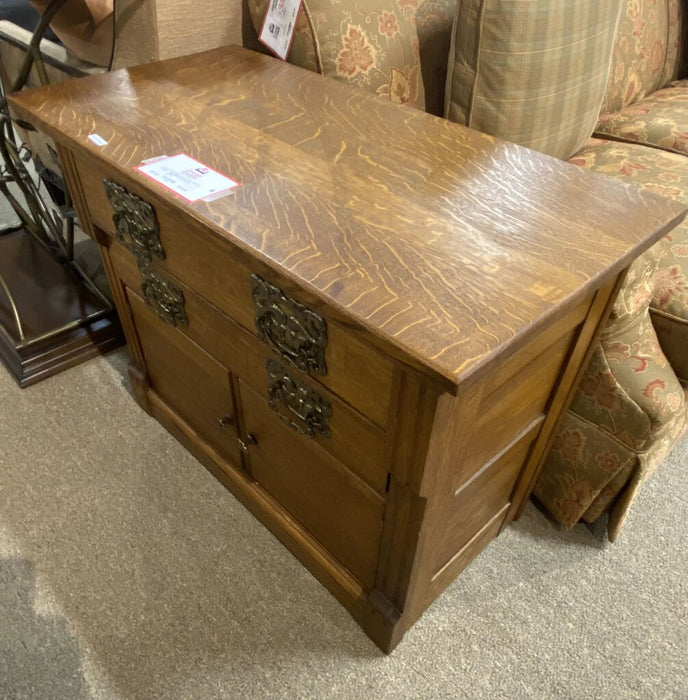 Oak Dresser (BMK)