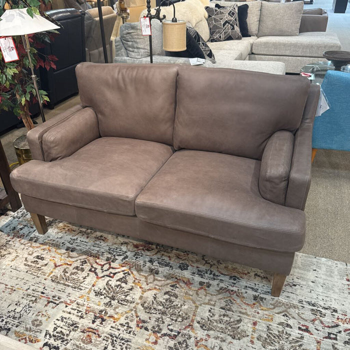 Stewart Loveseat (BIHH)