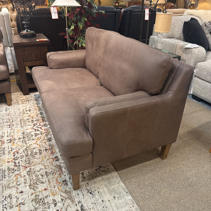 Stewart Loveseat (BIHH)