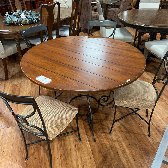 Round DR Table + 4 Chairs