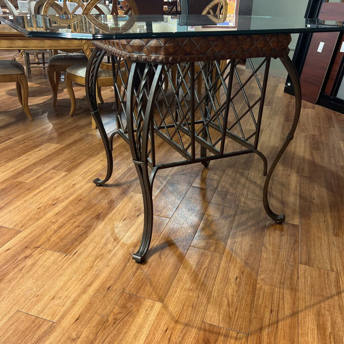 GT Dining Table (LKH)