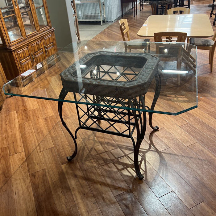 GT Dining Table (LKH)