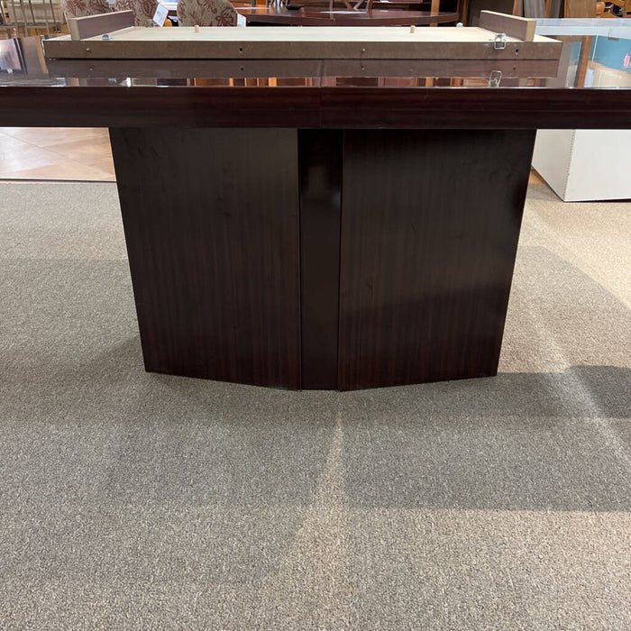 Sleek DW Conference Table (BBKH)