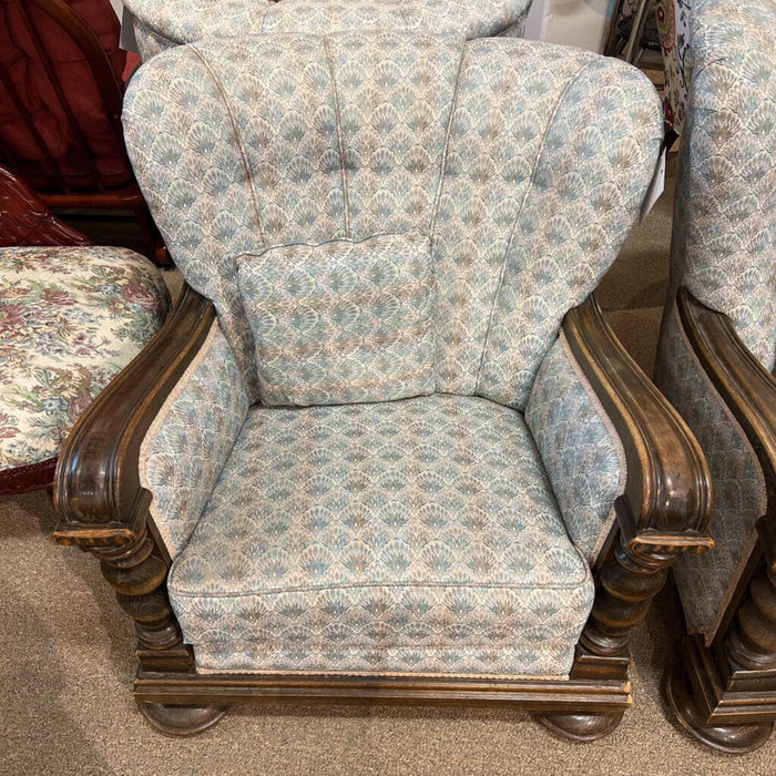DW Wood Trim Antique Chair (BIH)