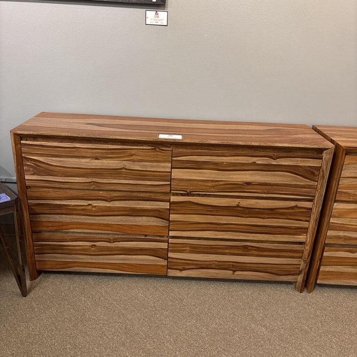 B790 Dressoni Dresser (THH)