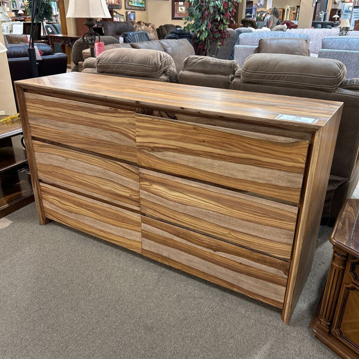 B790 Dressoni Dresser (THH)