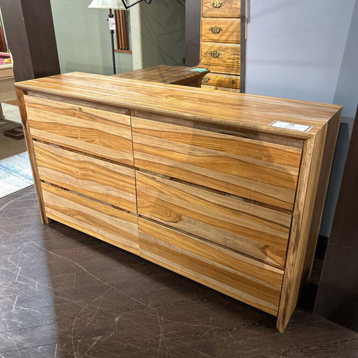 B790 Dressoni Dresser (THH)