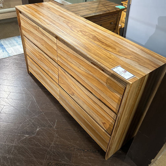 B790 Dressoni Dresser (THH)