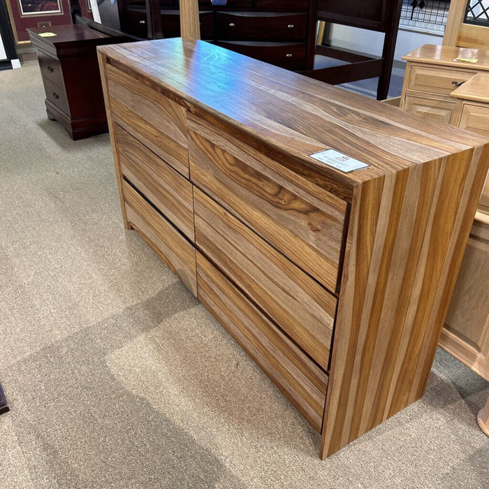 B790 Dressoni Dresser (THH)