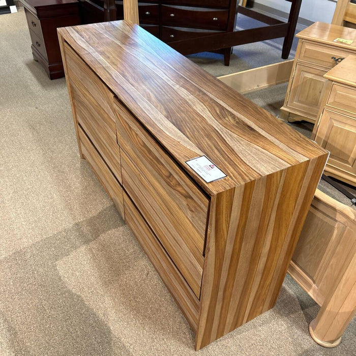 B790 Dressoni Dresser (THH)