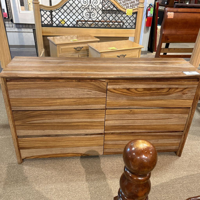 B790 Dressoni Dresser (THH)