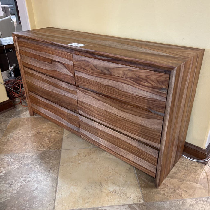 B790 Dressoni Dresser (THH)