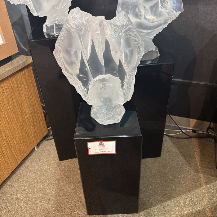 Haven 1 : Acryllic Statue