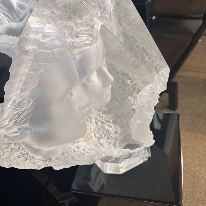 Haven 1 : Acryllic Statue