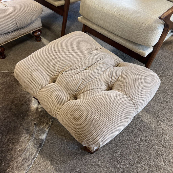 Thomasville Tufted Fabric Ottoman(KH)