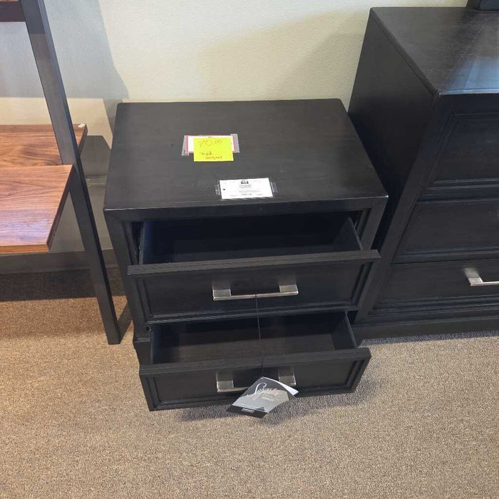 Neymorton Black Nightstand (B618) (ABT)