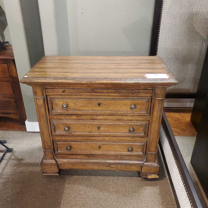 Rustic 3 Drawer Nightstand (bkh)