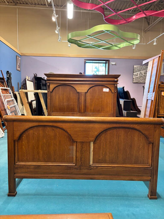Antique Oak Queen Bed (AKH)