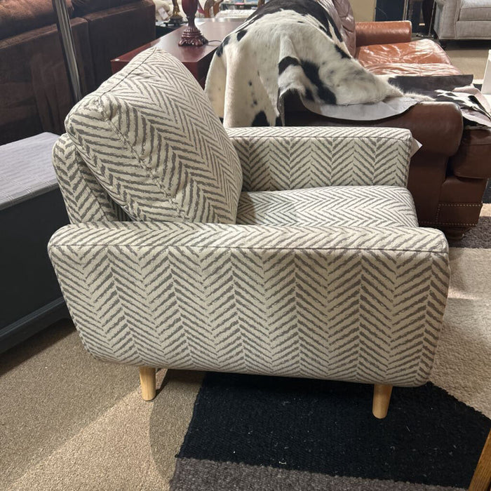 8327 Accent Chair (AHH)