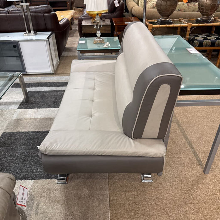 8219 Veloce Loveseat (AHH)