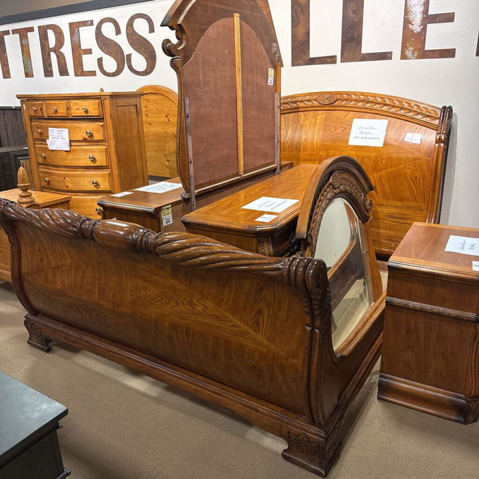 Cal King Ornate King Bed (BHKH)