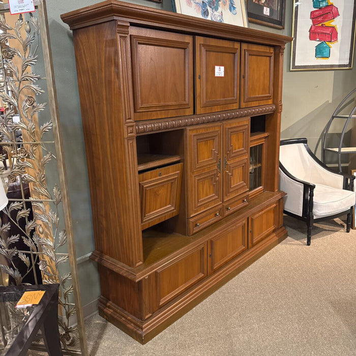 Oak Entertainment Center (CMH)