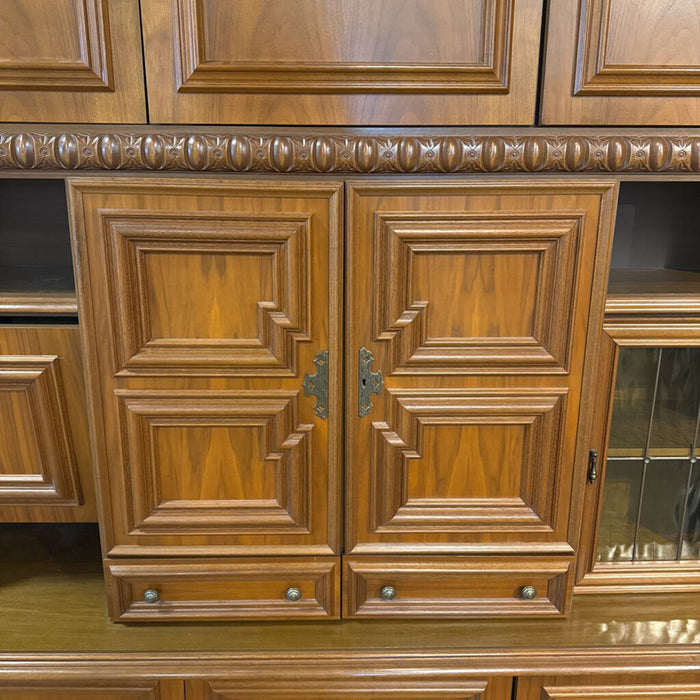 Oak Entertainment Center (CMH)