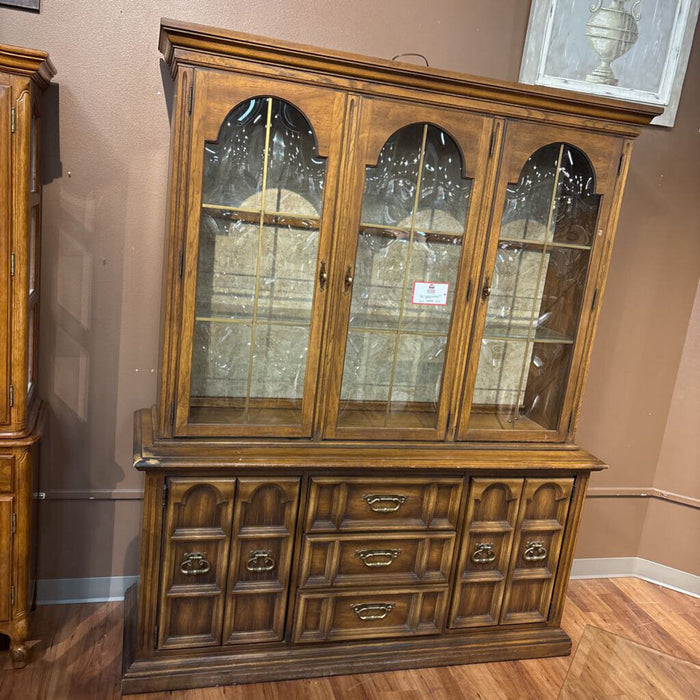 2PC DW Hutch (LAK)