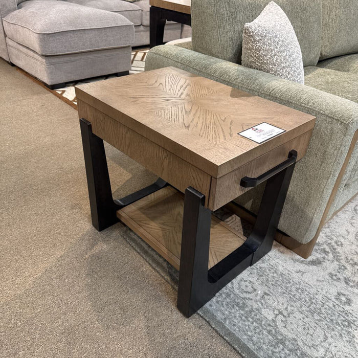 Sutton Place Chairside Table (T325) (LIH)