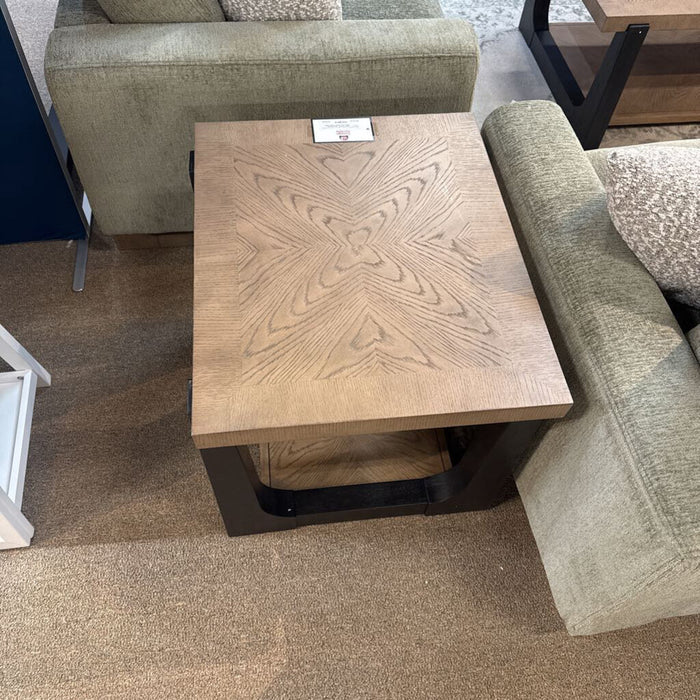 Sutton Place End Table (T325) (LMH)