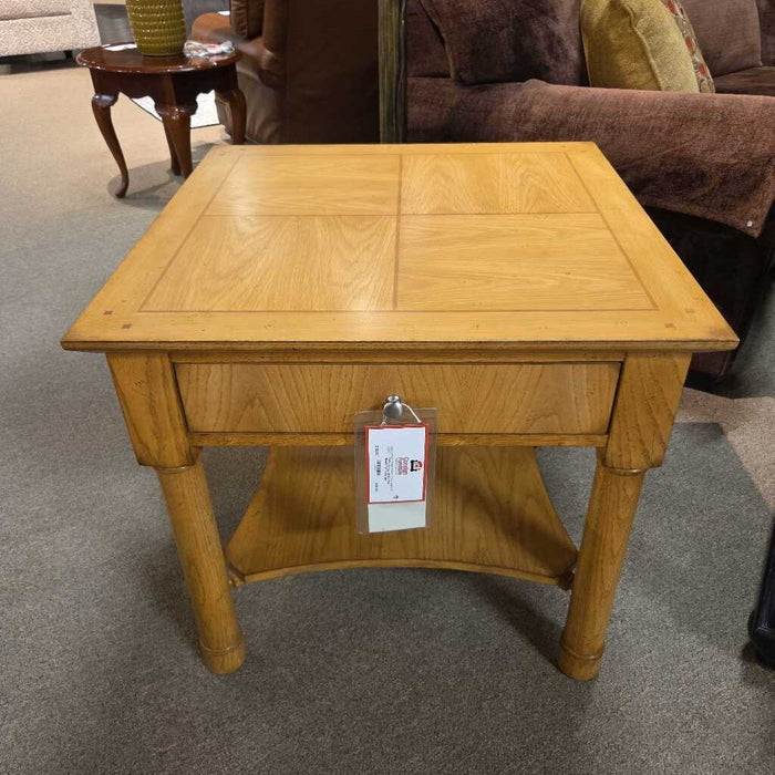 2-Teir Blonde End Table (SH)