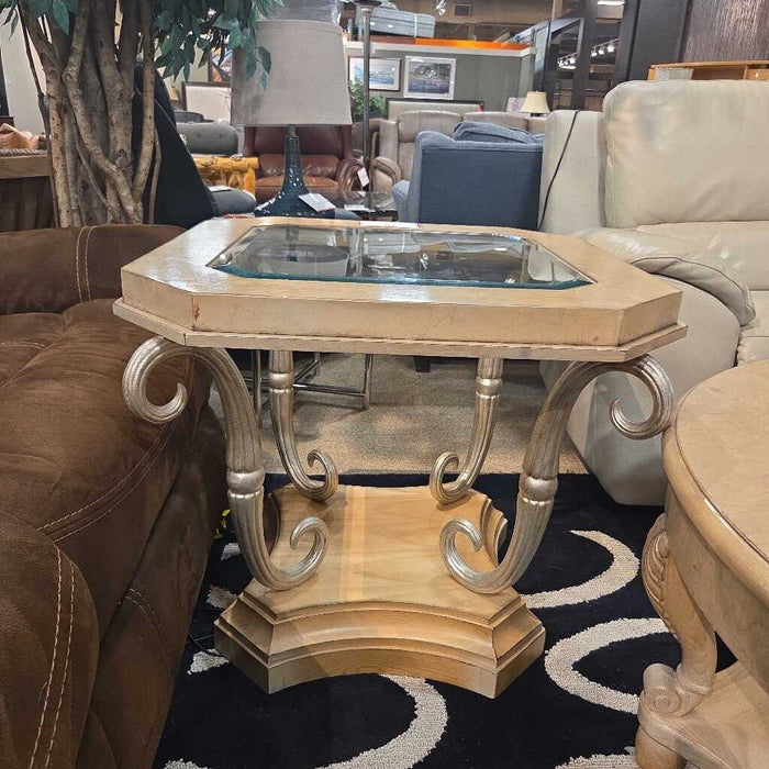 GT Ornate End Table (TK)