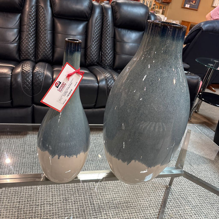 S/2 Blue+White Vase (SH)