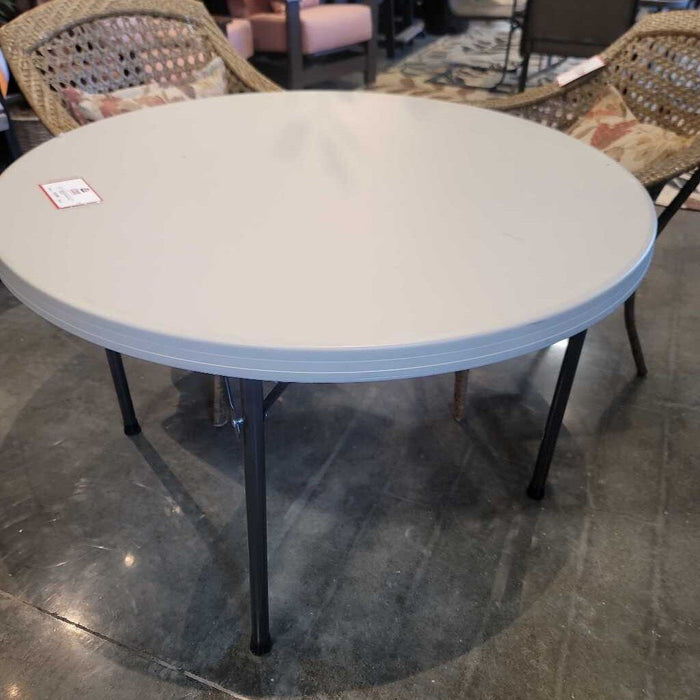 Foldable White Round Table (SH)