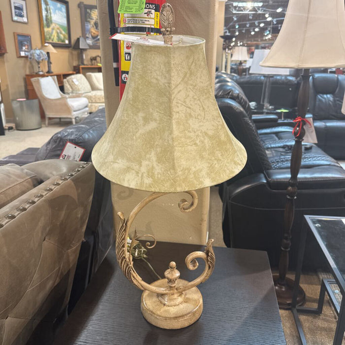 Curved White Metal Table Lamp (CI)