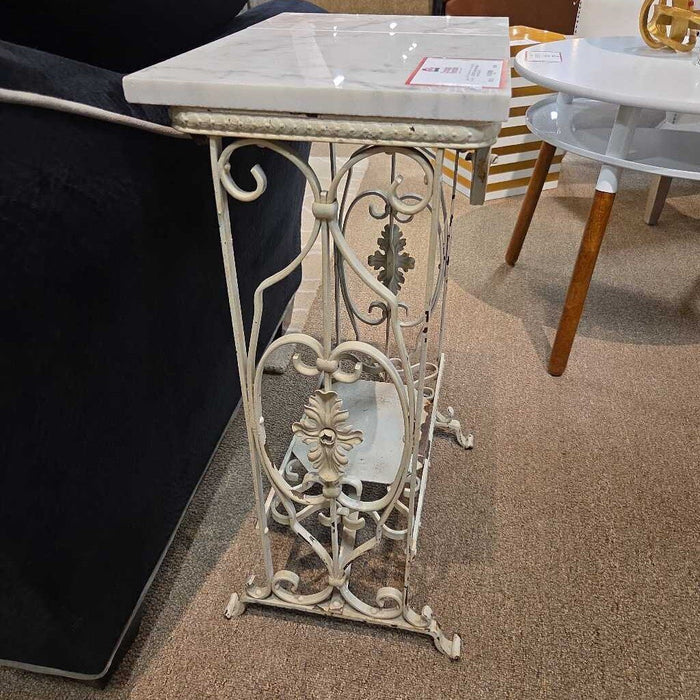Small White Marble Accent Table (CI)