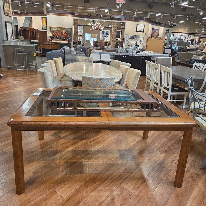 DW Oak + Glass DR Table (LCK)