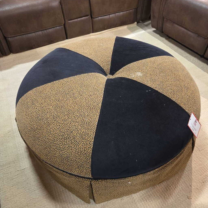 Round Cheetah Print Ottoman (CI)