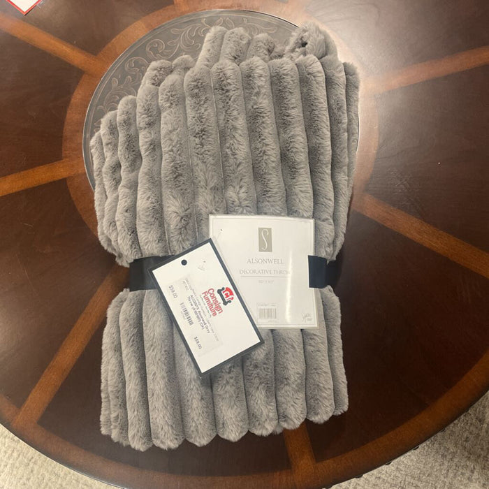 Alsonwell Grey Throw (A1001081) (CK)