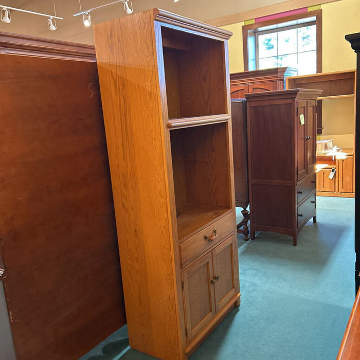 Oak Bookshelf (MI)