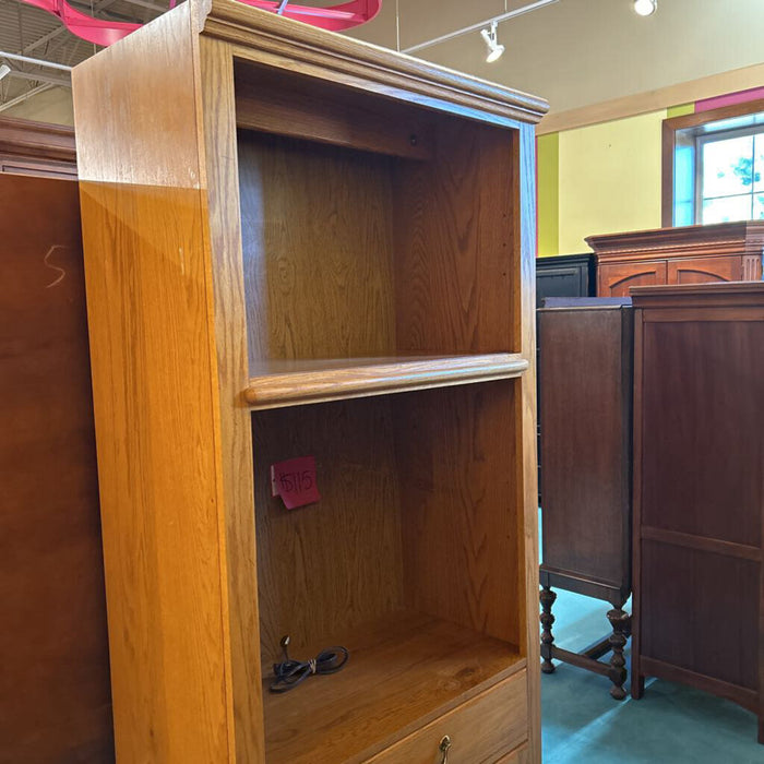 Oak Bookshelf (MI)