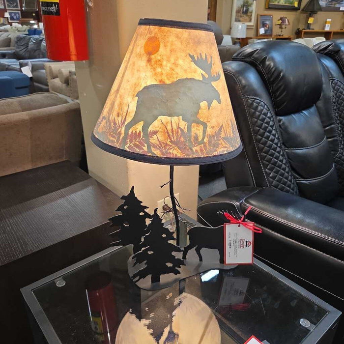Black Metal Moose Lamp (BHA)
