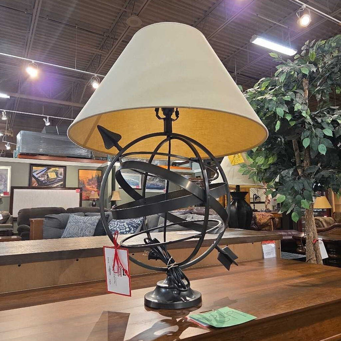 Metal Sphere Table Lamp (MI)
