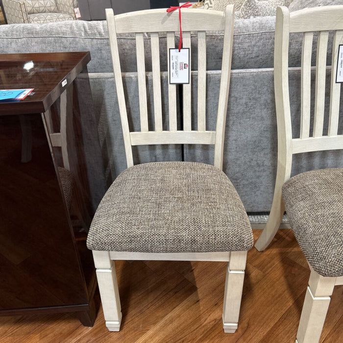 Bolanburg DR White Fabric Chair (D647) (BLK)