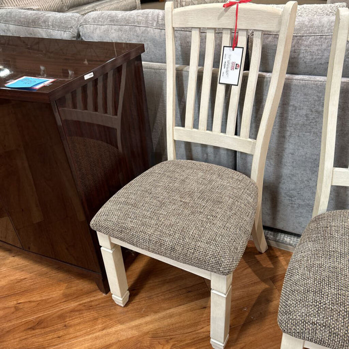 Bolanburg DR White Fabric Chair (D647) (BLK)