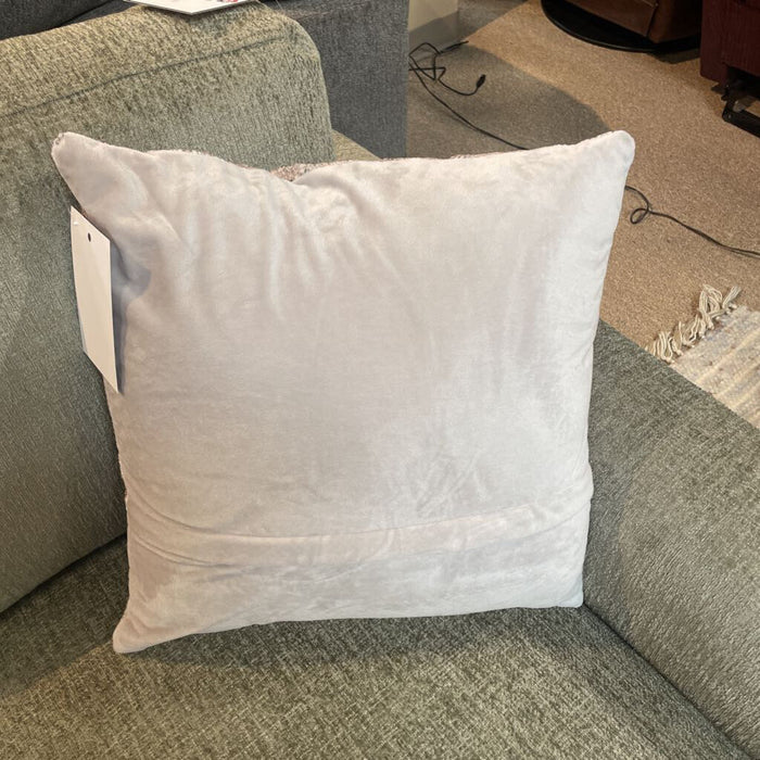 Roseridge Accent Pillow (A1000972) (LC)