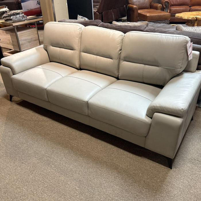 9514 Mischa Sofa (IHH)